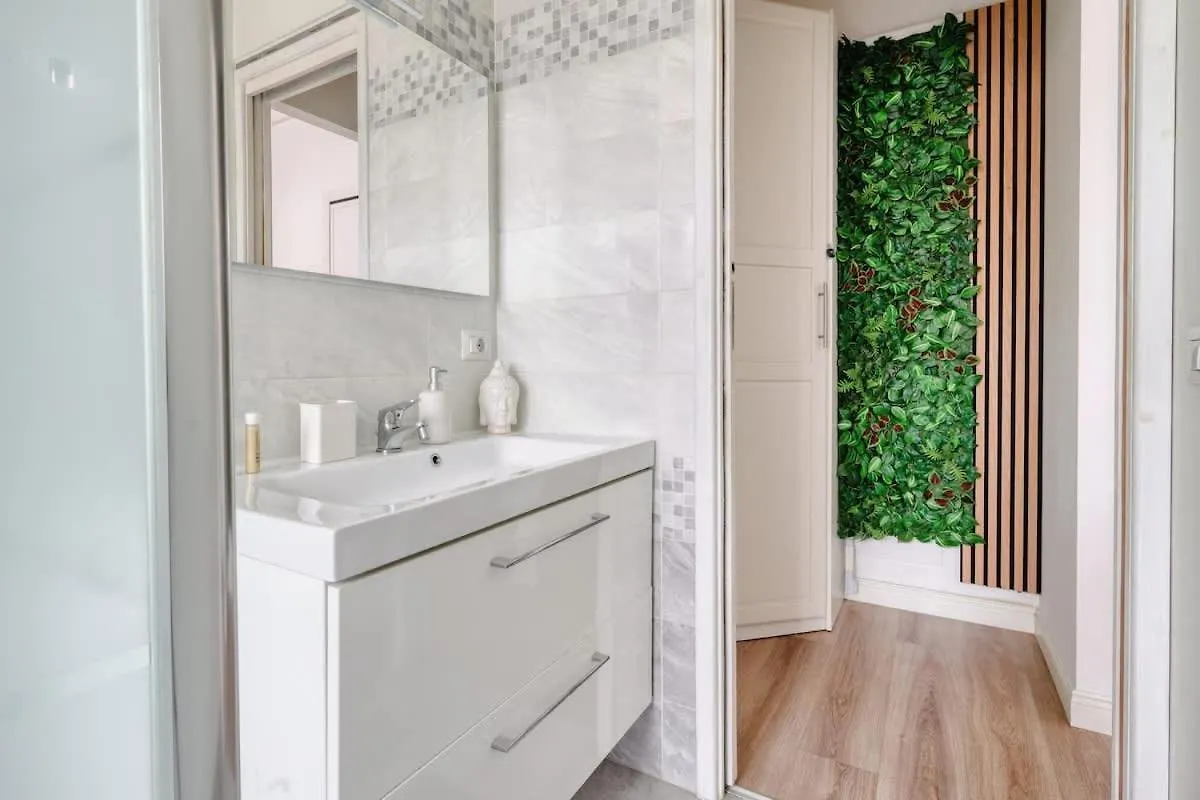 Апартаменты Oasis Suite - Subway 50 Meters Just 5 Minutes From Duomo Милан Италия
