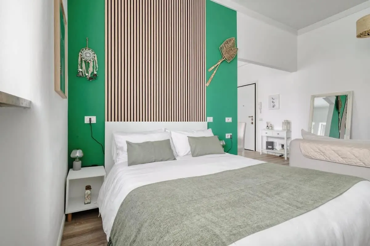 Oasis Suite - Subway 50 Meters Just 5 Minutes From Duomo Милан Апартаменты